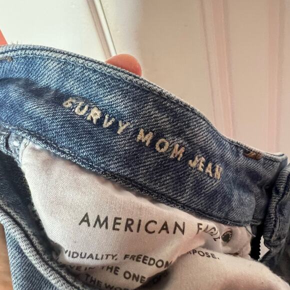 American Eagle Curvy Mom Jeans SZ 6 - Picture 7 of 7